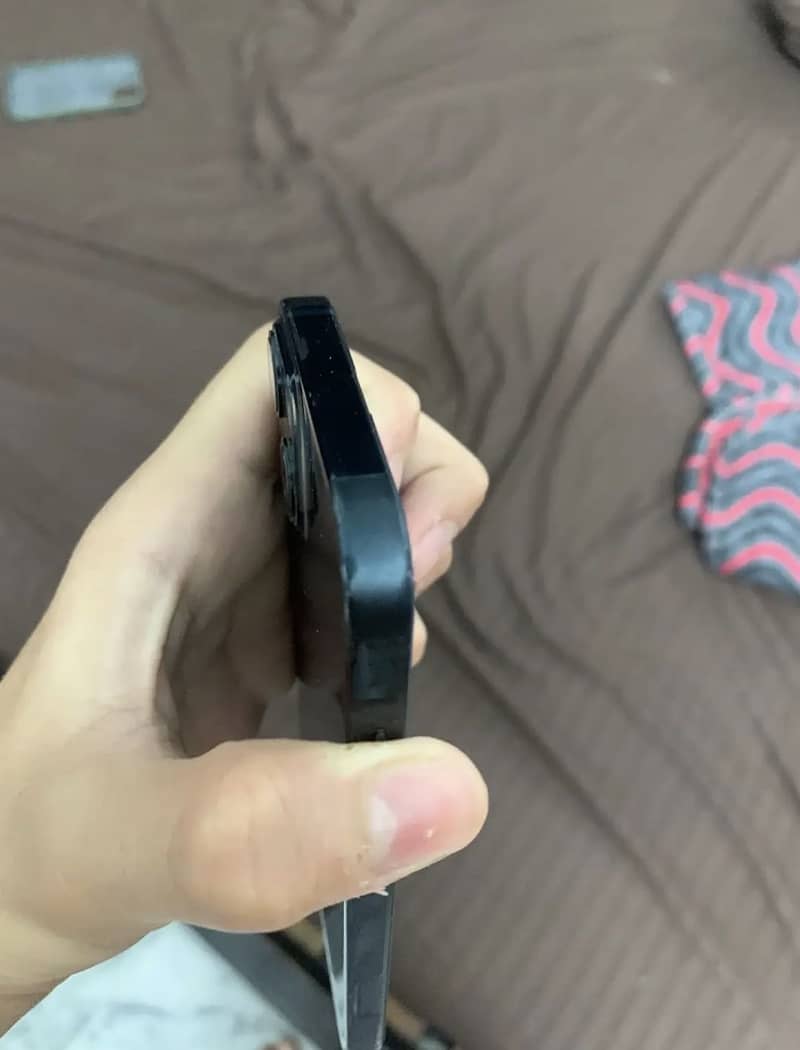 Apple iPhone 13 5