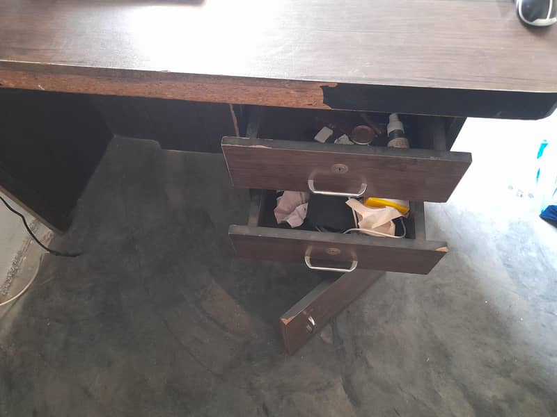 Computer Office Table 2/4 Ft 3 Cabin 1