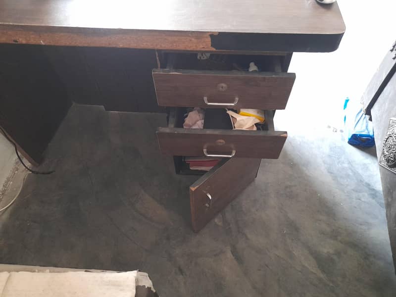 Computer Office Table 2/4 Ft 3 Cabin 3