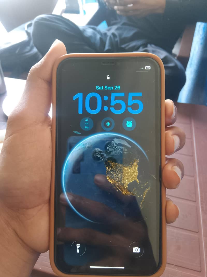 Apple iPhone 11 0