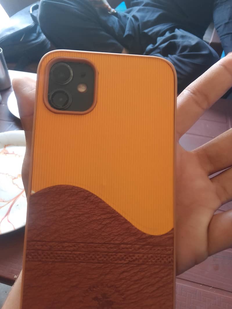 Apple iPhone 11 3