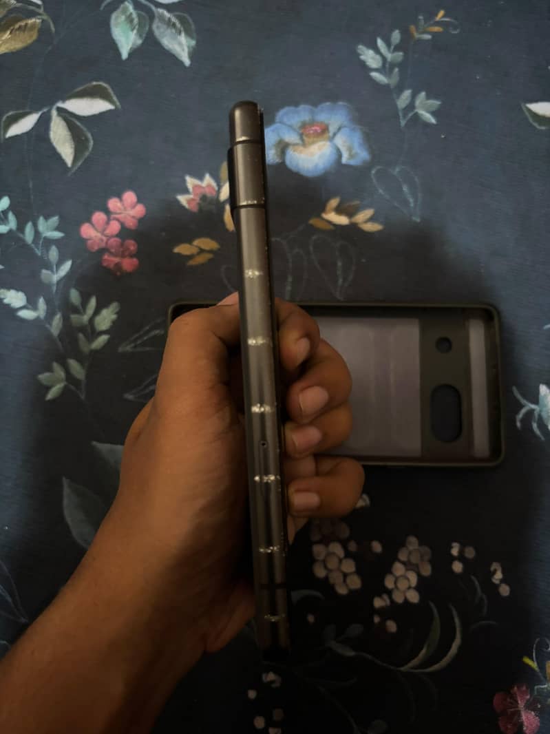 Google Pixel 7a 5