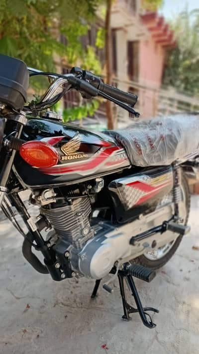 CG 125 2024 model look like zero meter bike one hand used