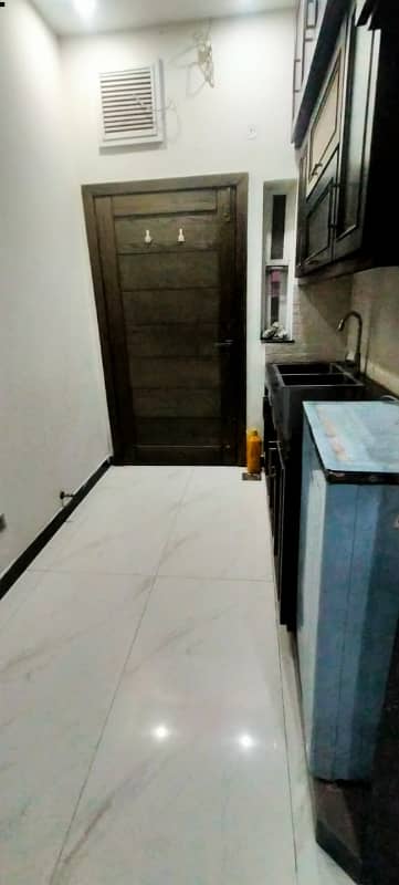 1 KANAL ELEGANT AND LIKE BRAND NEW BUNGALOW WITH BASEMENT, UPS, INTERNET, SERVANT QUARTERS & DOUBLE LOUNGE IS AVAILABLE IN THE BEST BLOCK OF DHA LAHORE.