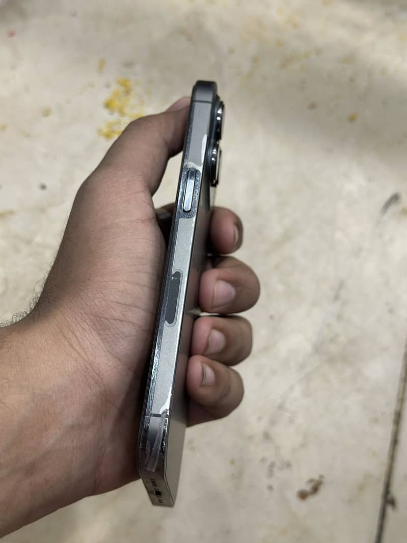 Apple iPhone 13 Pro 4