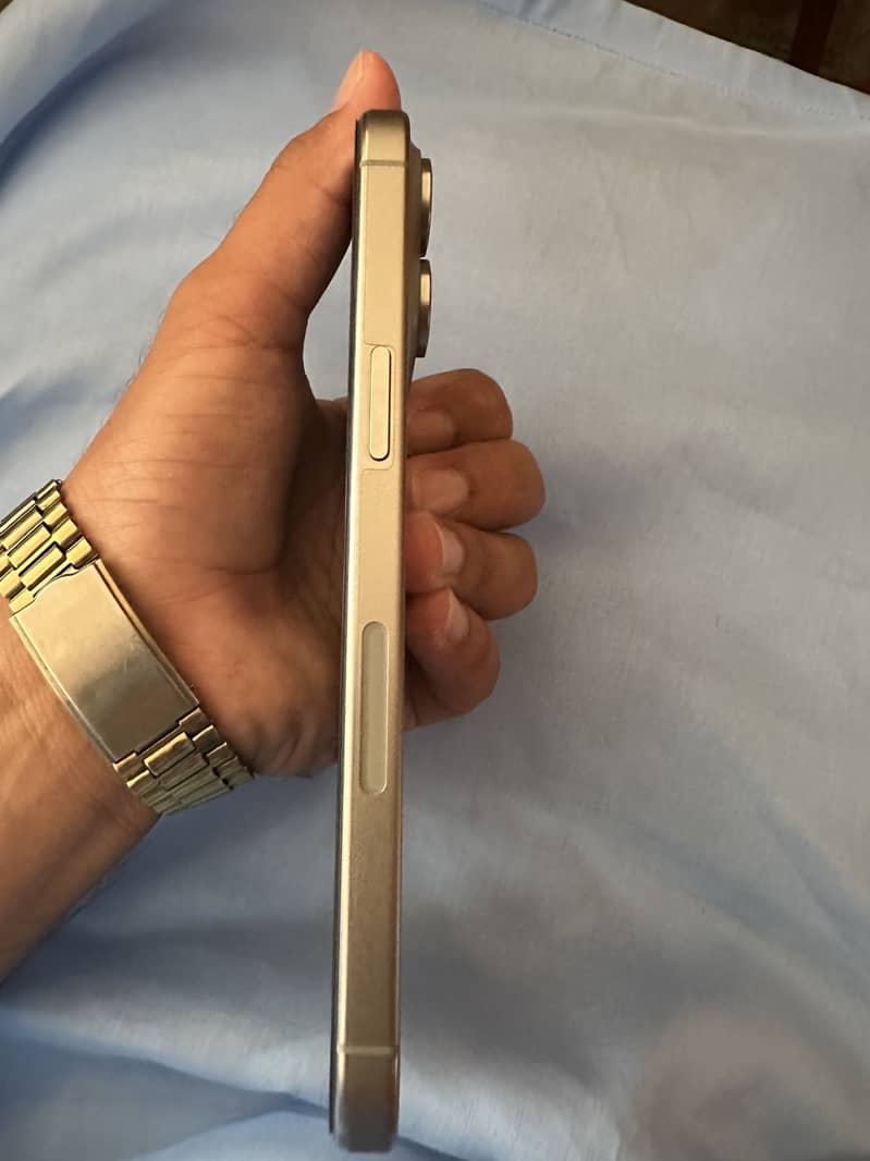 Apple iPhone 15 Pro Max 5