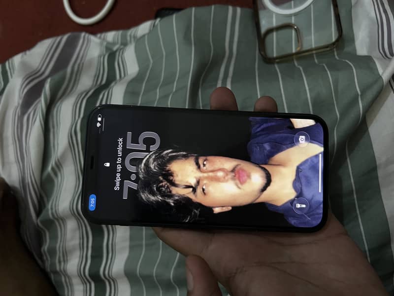 Apple iPhone 12 3