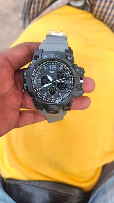 MEN'S SPORTS WATCH