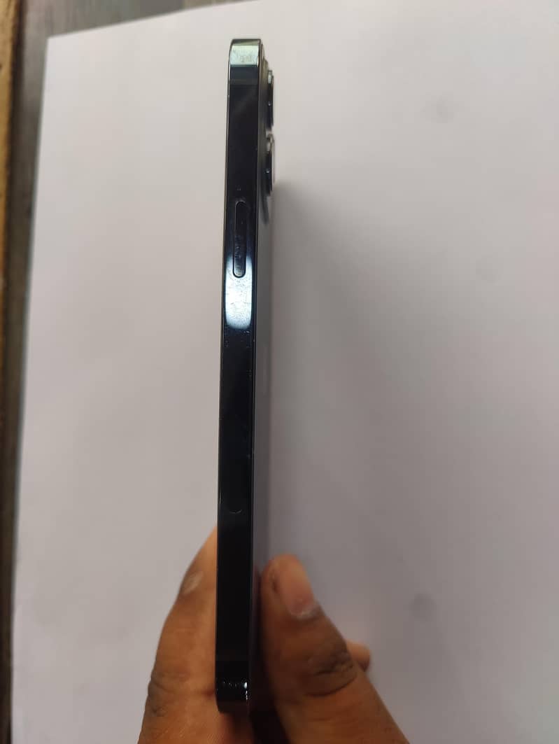Apple iPhone 12 Pro Max 4