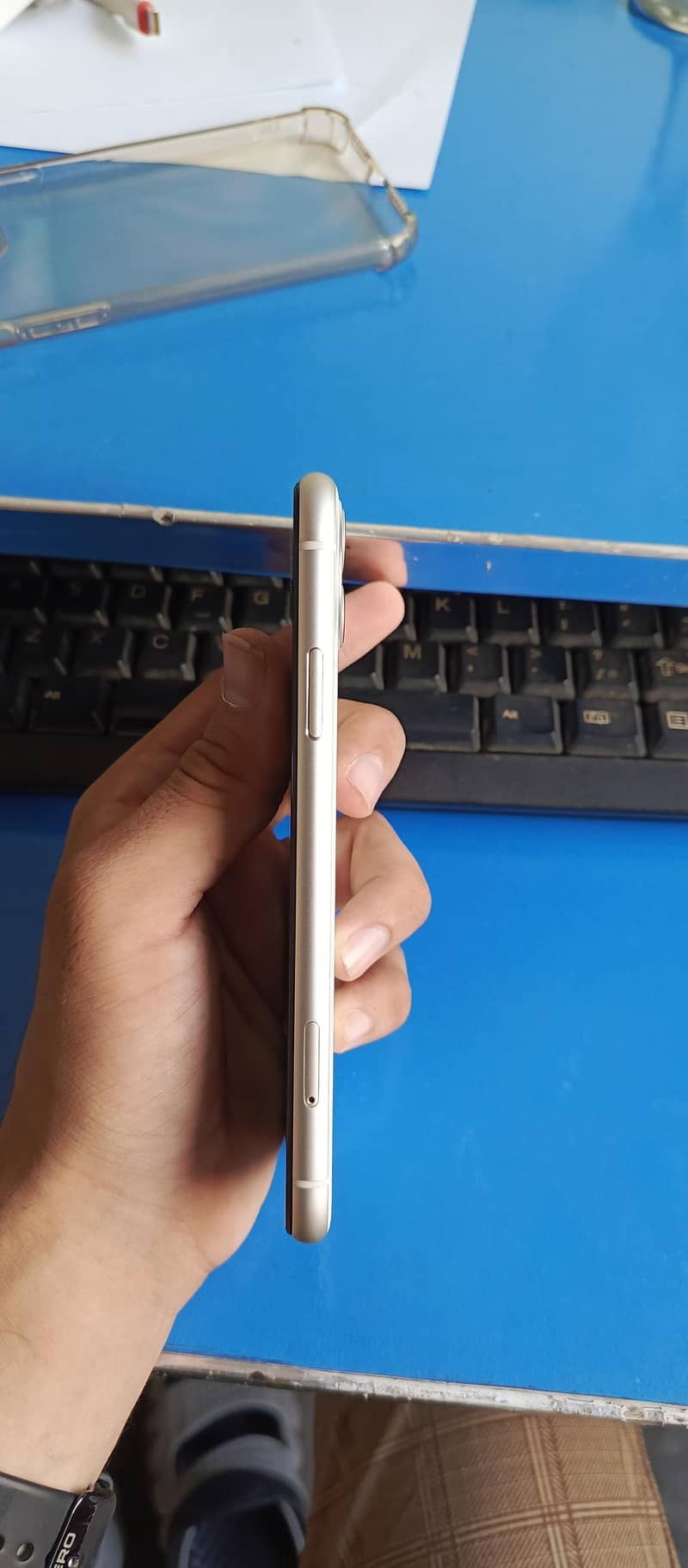 Iphone 11 4?64 4