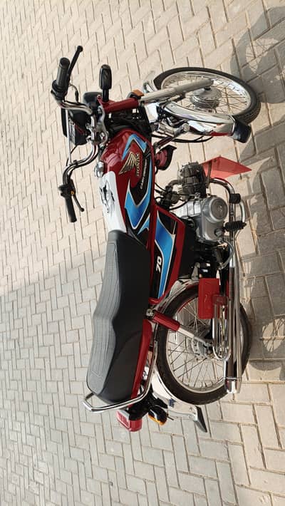Honda 70 applied for total geniun lamination done 10/10 condition
