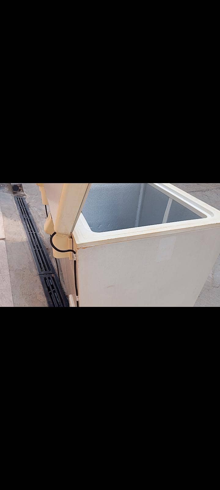 waves 2 door freezer 1