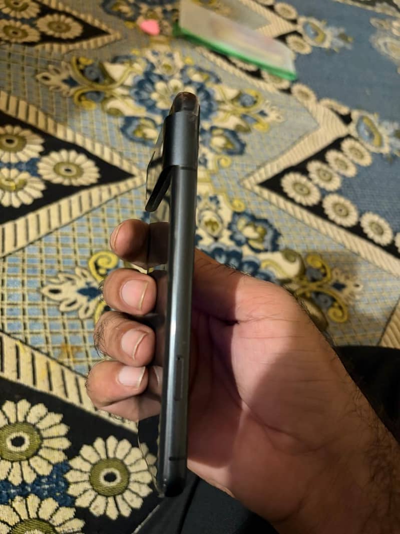 Google Pixel 8 12