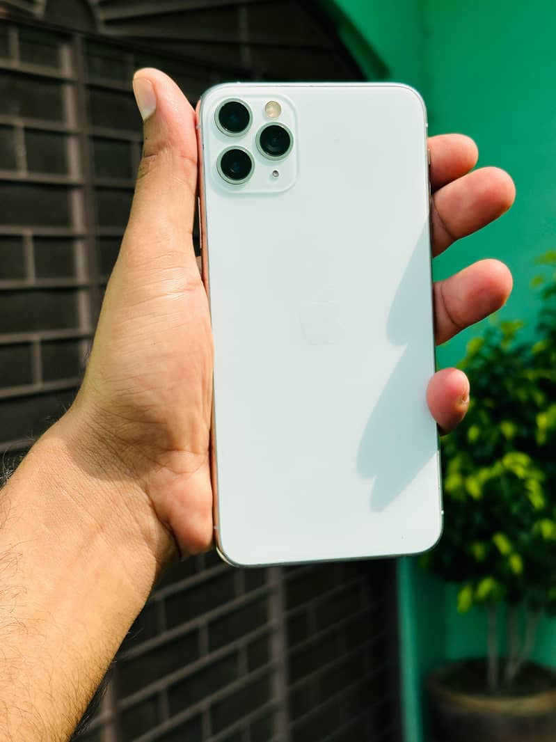 Apple iPhone 11 Pro Max 0