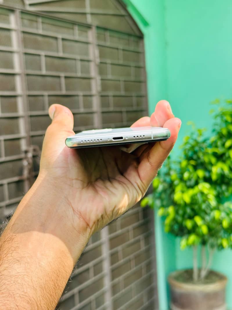 Apple iPhone 11 Pro Max 1