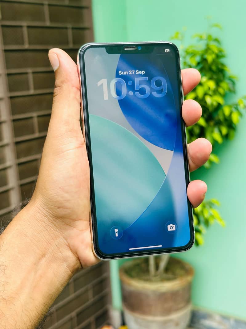 Apple iPhone 11 Pro Max 3