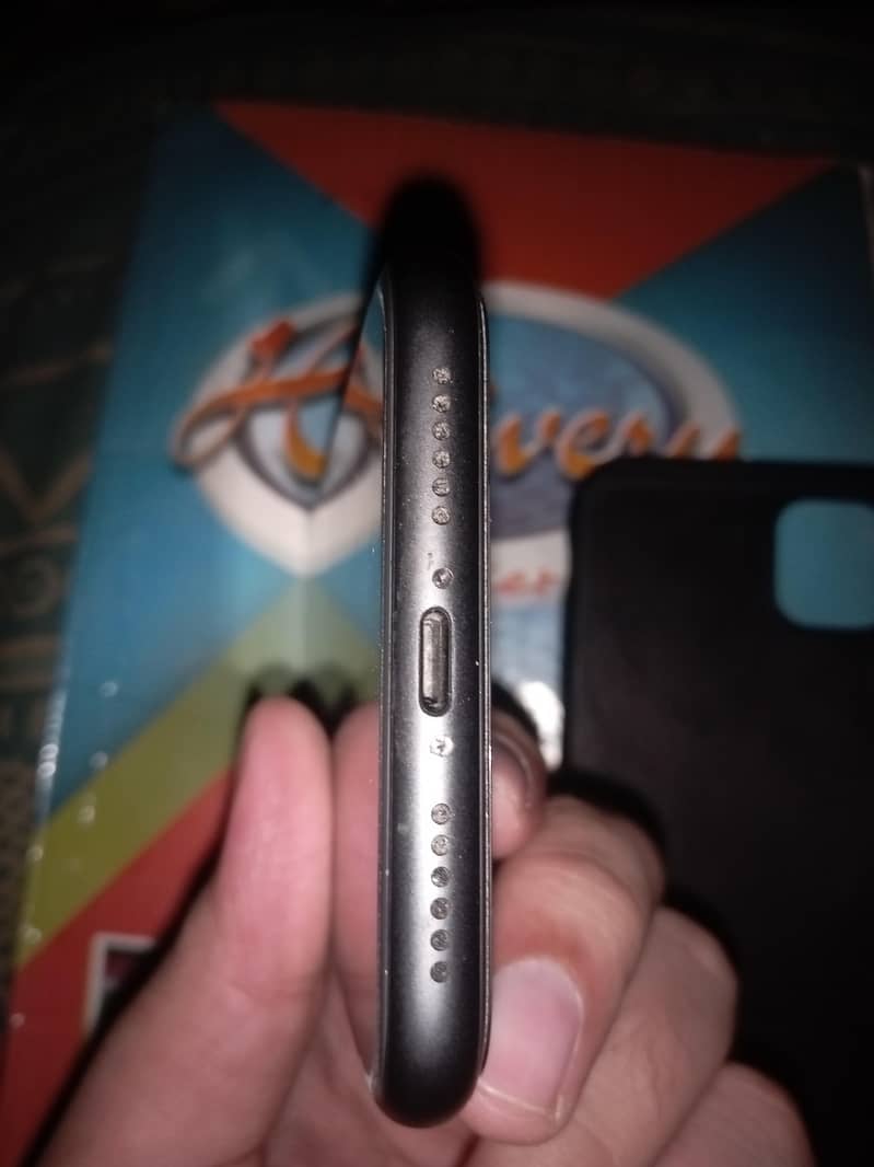 Apple iPhone 11 6
