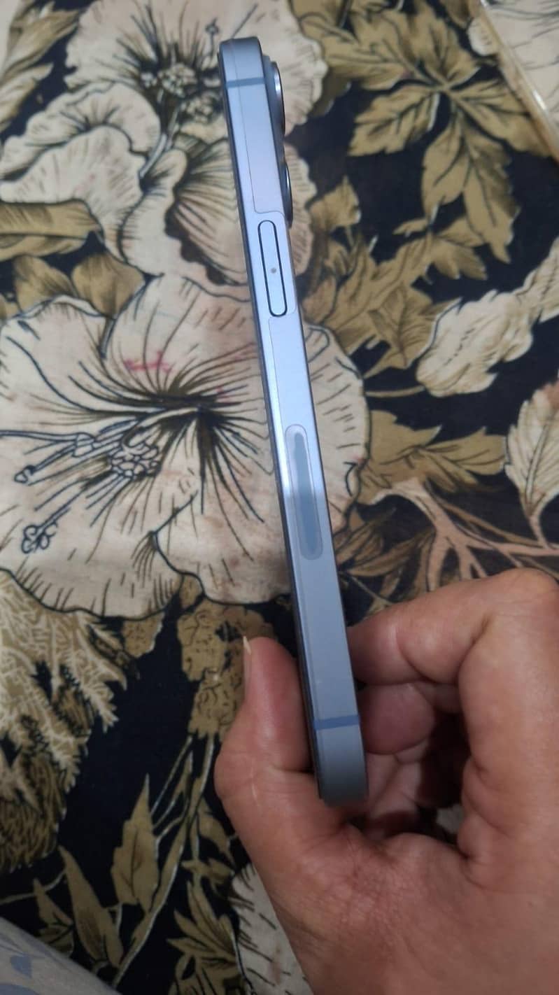 Apple iPhone 14 4