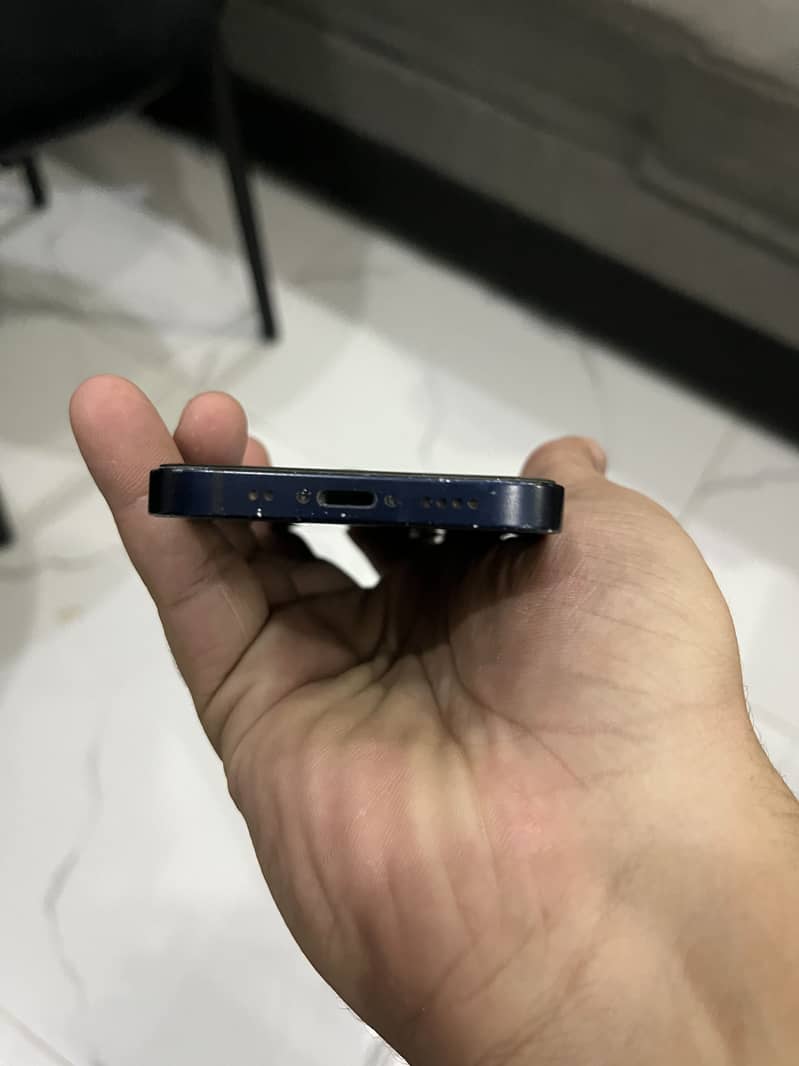 Apple iPhone 12 mini 4