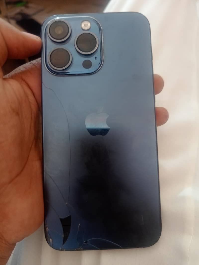 Apple iPhone 15 Pro Max 1