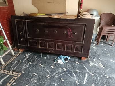 6 door dyaar wood buhat achi or saaf condition ha Dubai sy ipmrot kiy