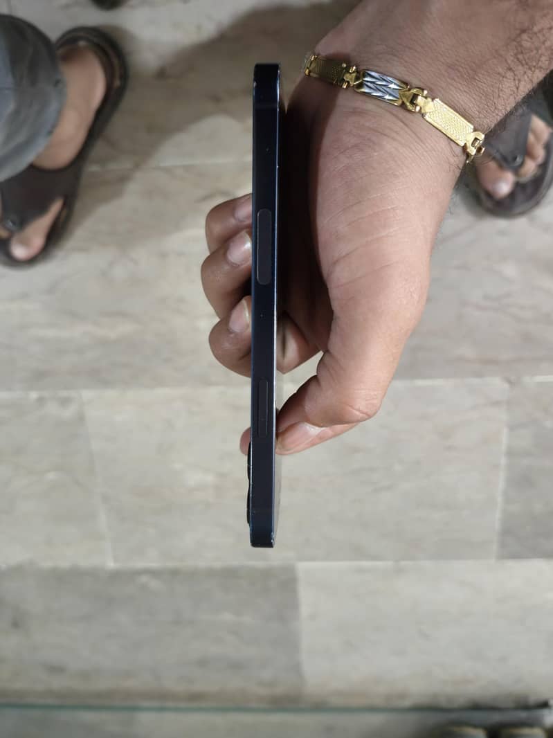 Apple iPhone 12 2