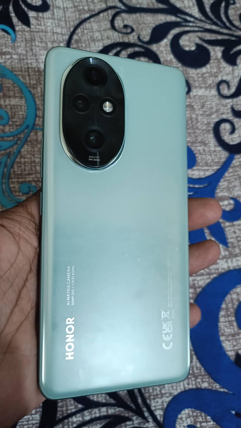 Honor 200 Pro 0