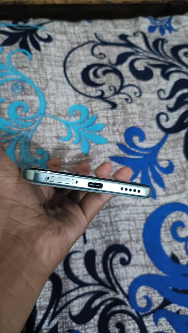 Honor 200 Pro 1