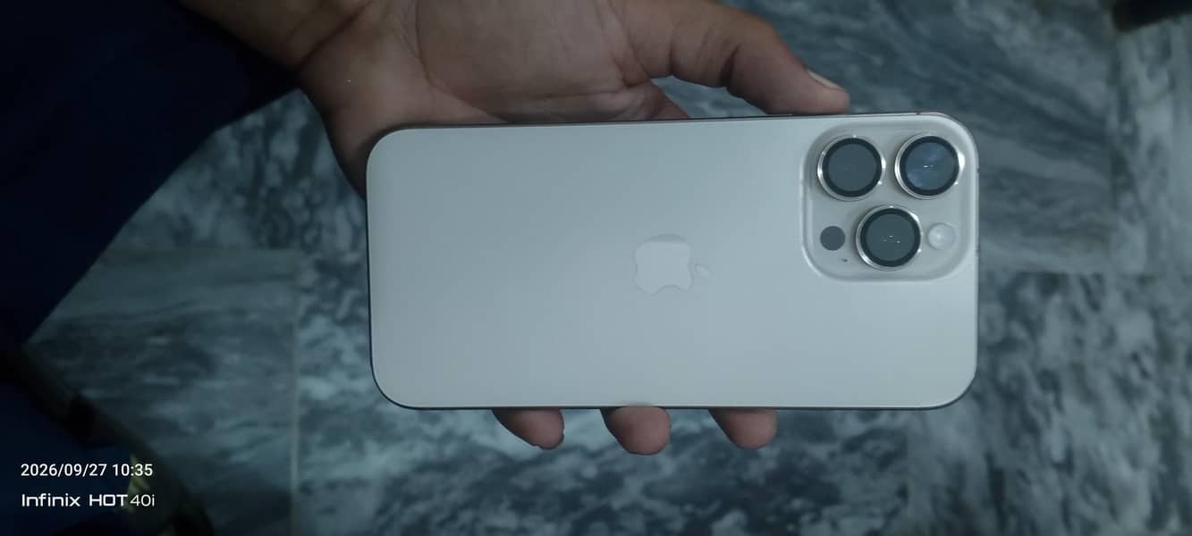 Apple iPhone 16 Pro Max 0