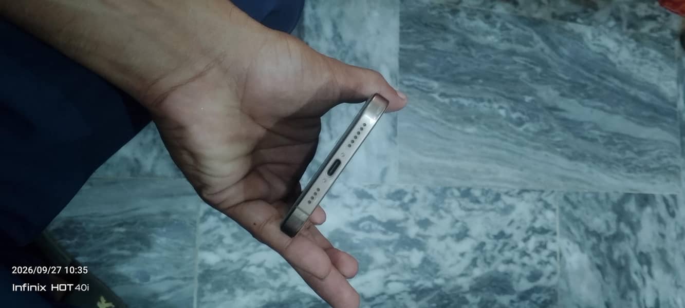 Apple iPhone 16 Pro Max 3
