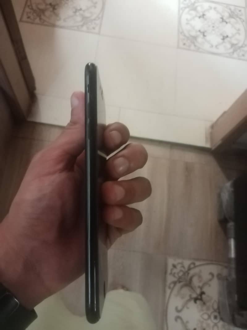 Apple iPhone 7 Plus 2