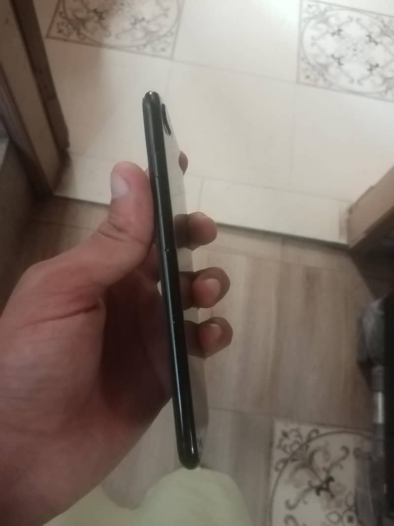 Apple iPhone 7 Plus 3