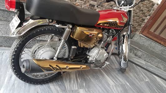 Honda 125 Gold edition new condition special edition