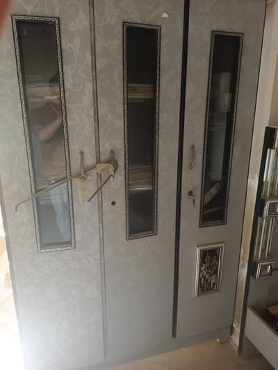 Complete Bedroom Furniture Set for Sale – Rs. 50,000
