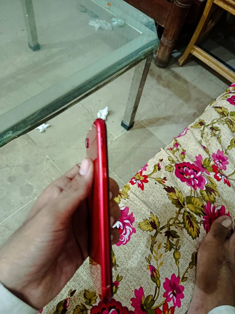 Apple iPhone XR 4
