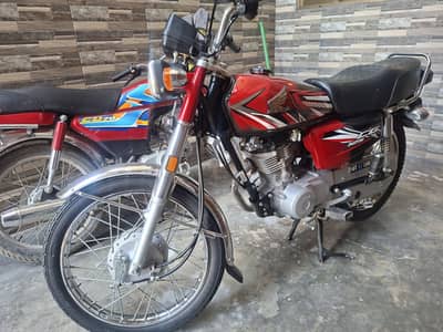 Honda CG 125 ( model 26 but reg. in 2025)