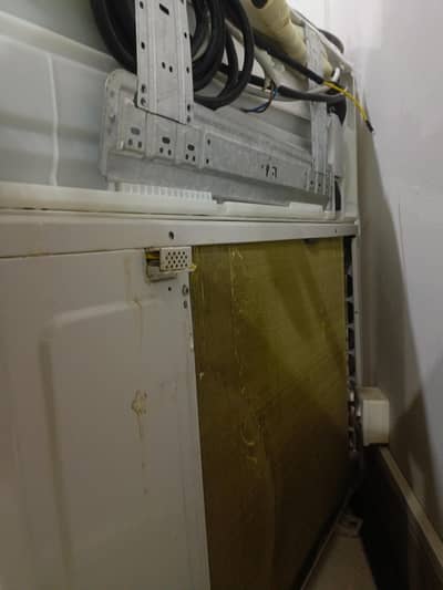 Haier DC INVERTER AC almost new (04 month used)