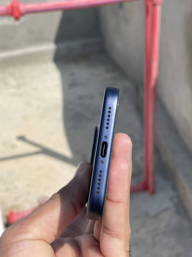Apple iPhone 17 Pro Max 2