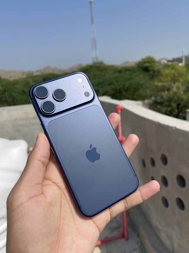 Apple iPhone 17 Pro Max 7