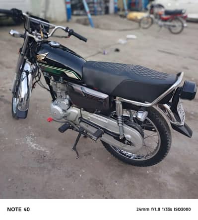 Honda CG 125 Special Edition 2023 10/10 Condition All Genuine & Clear.