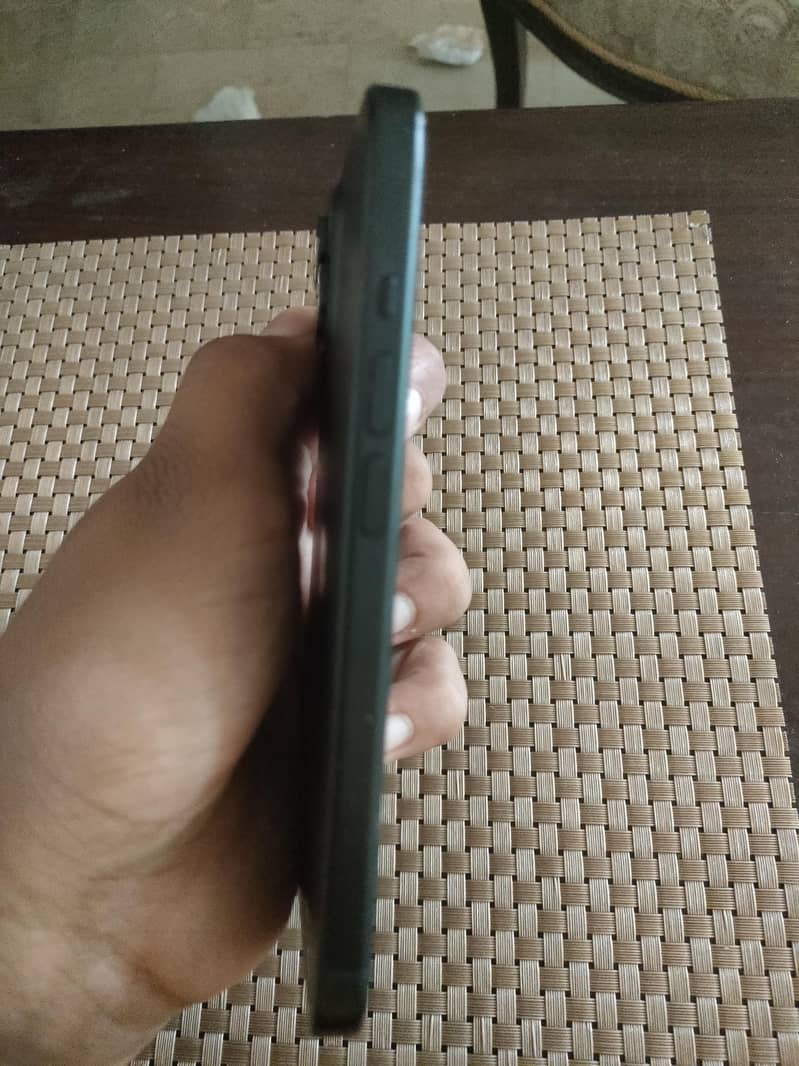 Apple iPhone 15 3
