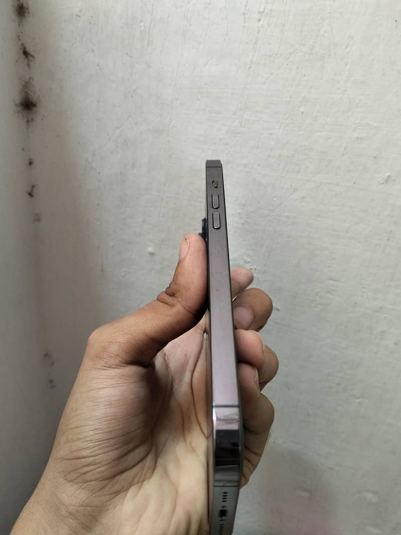 Apple iPhone 14 Pro Max 4