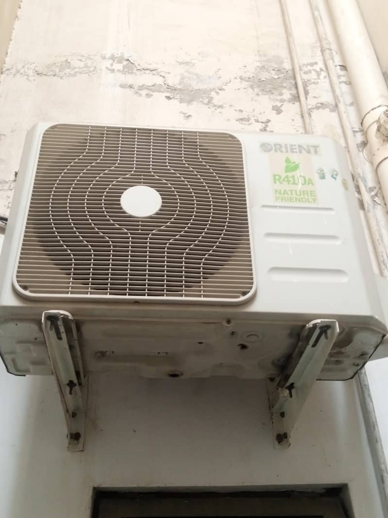 Orient Split AC 1