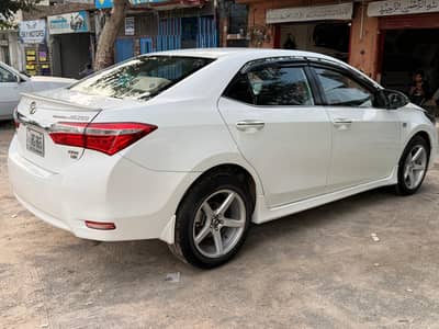 Toyota Corolla Grande 1.8 2015