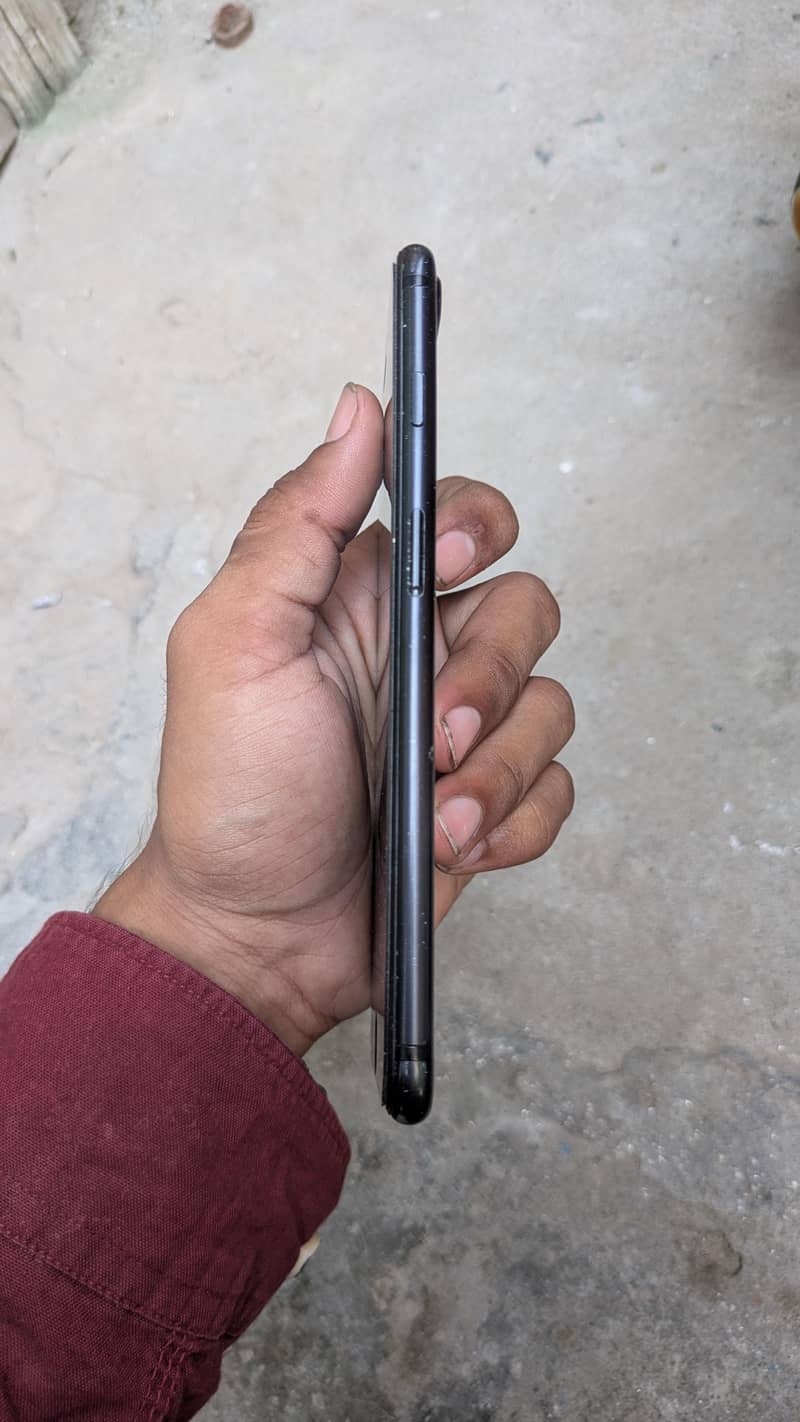 Apple iPhone 7 Plus 3