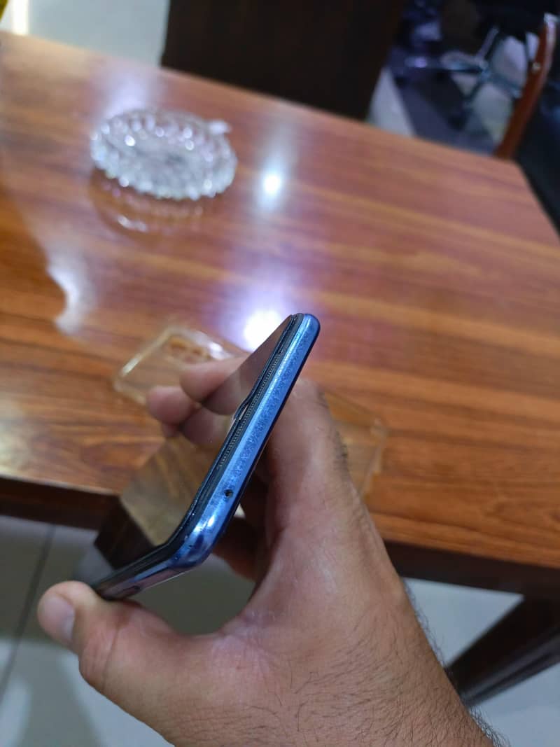Vivo V21e 4