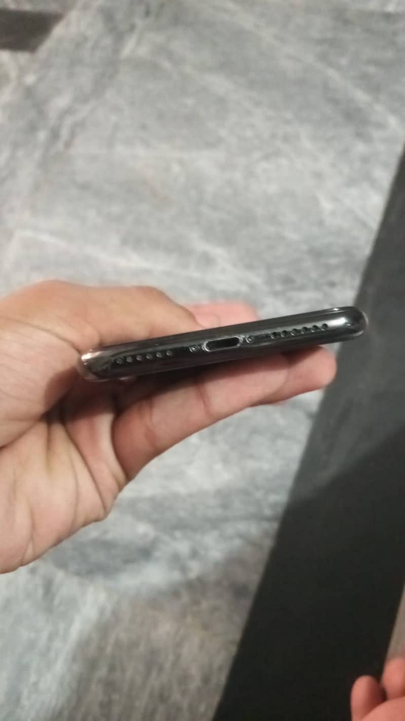 Apple iPhone X 1