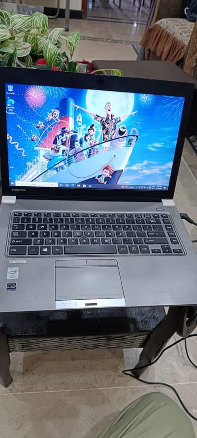 Slim Toshiba laptop i5/4 gen 128SSD/8GB RAM keyboard light