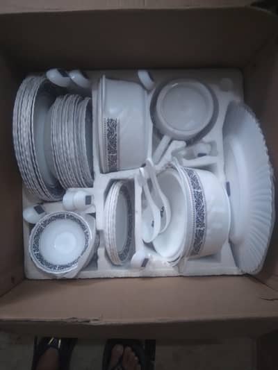 70 pieces brand new marble dinner set