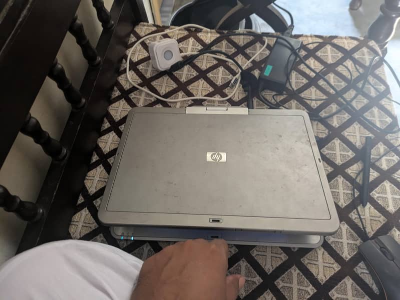 HP Compact 2710p 0